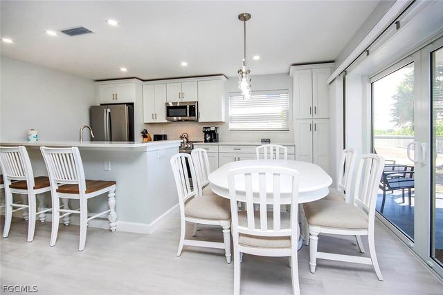 827 E Gulf DR E4, Sanibel, FL 33957