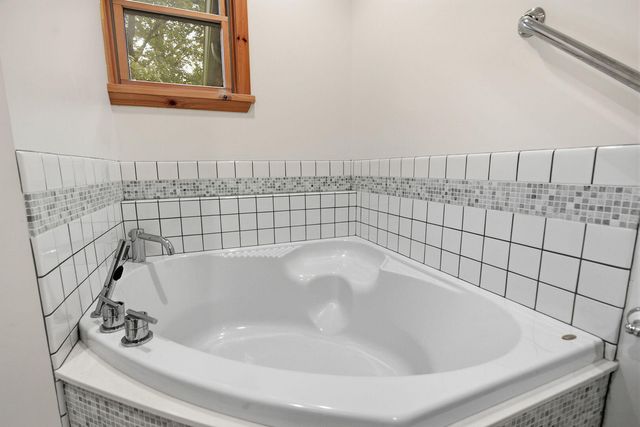 9131 W TERRAPIN HILLS RD, Columbia, MO 65203