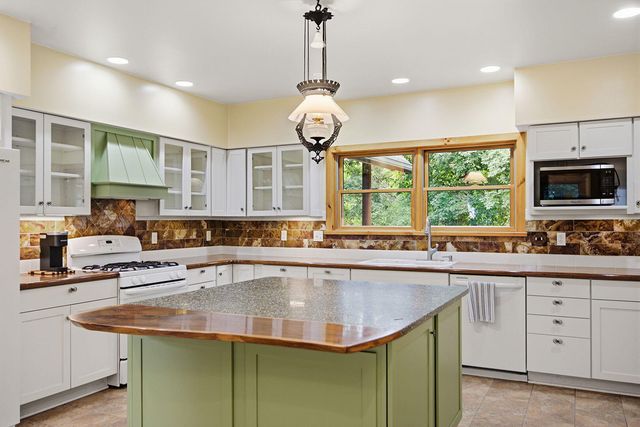 9131 W TERRAPIN HILLS RD, Columbia, MO 65203
