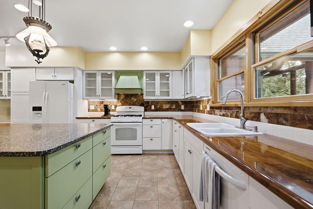 9131 W TERRAPIN HILLS RD, Columbia, MO 65203