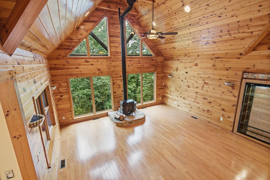 9131 W TERRAPIN HILLS RD, Columbia, MO 65203