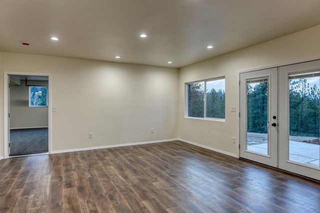 23422 E HENRY Rd Rd, Greenacres, WA 99016