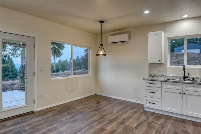 23422 E HENRY Rd Rd, Greenacres, WA 99016