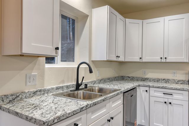23422 E HENRY Rd Rd, Greenacres, WA 99016