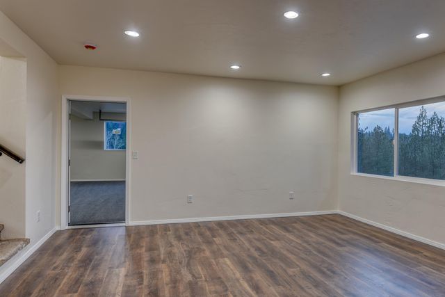 23422 E HENRY Rd Rd, Greenacres, WA 99016