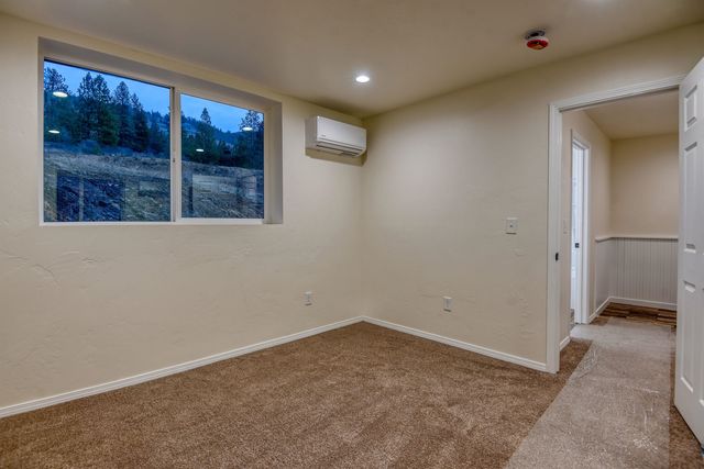 23422 E HENRY Rd Rd, Greenacres, WA 99016