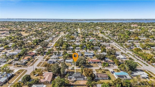 3843 Marvaez ST, Fort Myers, FL 33901