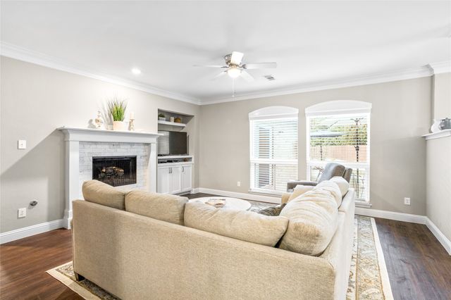 8809 Hedge Row Court, North Richland Hills, TX 76182