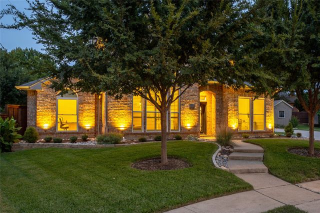 8809 Hedge Row Court, North Richland Hills, TX 76182