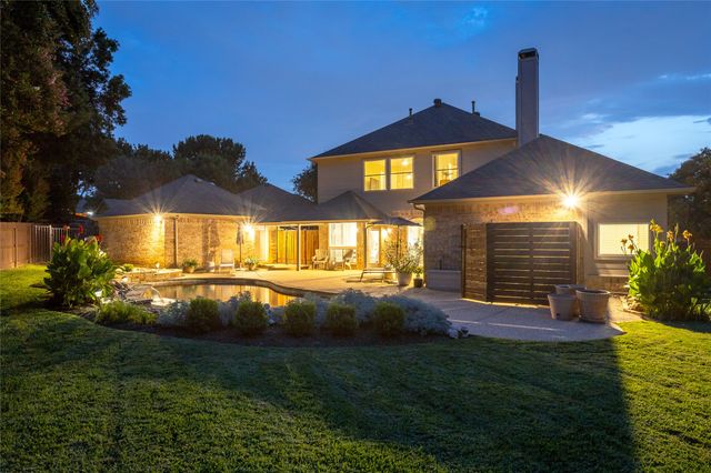 8809 Hedge Row Court, North Richland Hills, TX 76182