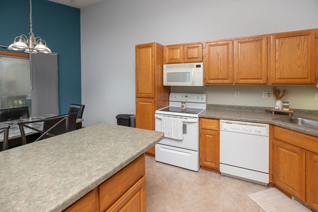 4113 Trumpeter Drive SE, Rochester, MN 55904