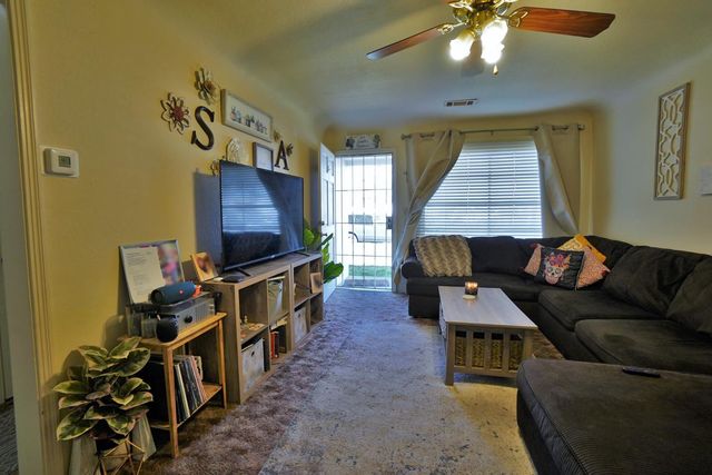 605 E Myrtle Street, Hanford, CA 93230