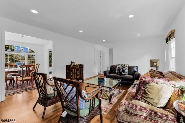 3 Deer Run Cir, Chatham Twp., NJ 07928