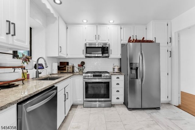 3 Deer Run Cir, Chatham Twp., NJ 07928