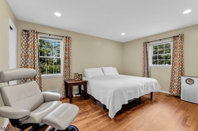 3 Deer Run Cir, Chatham Twp., NJ 07928