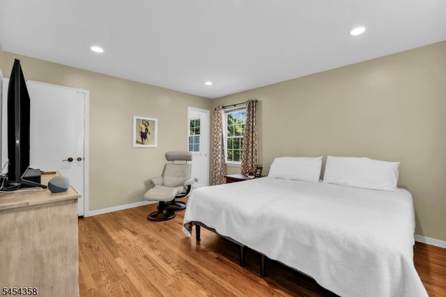 3 Deer Run Cir, Chatham Twp., NJ 07928