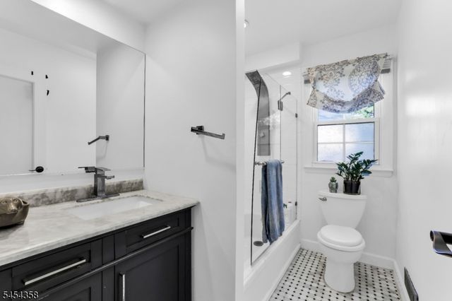 3 Deer Run Cir, Chatham Twp., NJ 07928