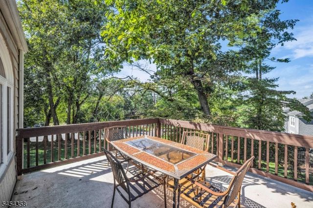 3 Deer Run Cir, Chatham Twp., NJ 07928