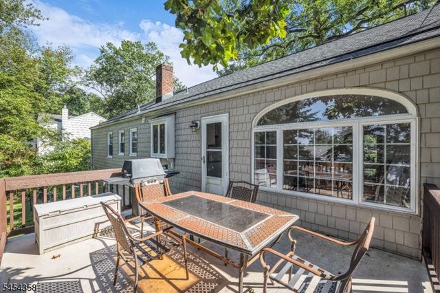 3 Deer Run Cir, Chatham Twp., NJ 07928