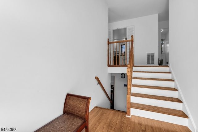 3 Deer Run Cir, Chatham Twp., NJ 07928