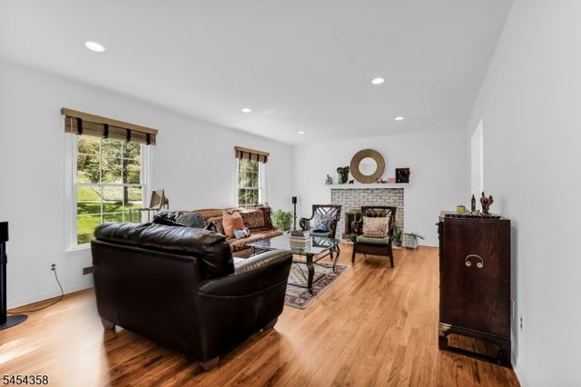 3 Deer Run Cir, Chatham Twp., NJ 07928