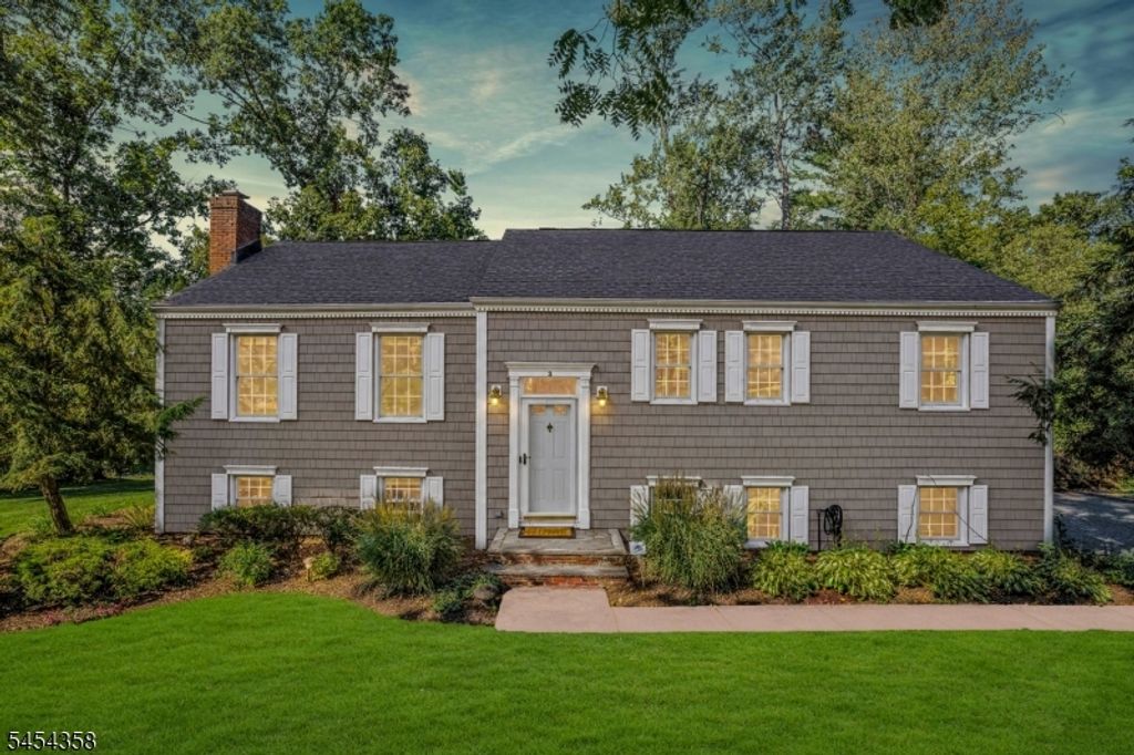 3 Deer Run Cir, Chatham Twp., NJ 07928