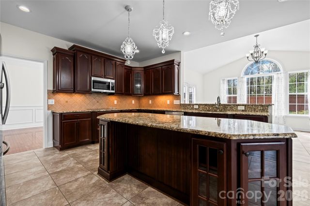 2589 Shamrock Road, Harrisburg, NC 28075