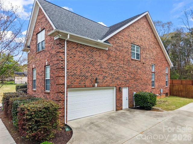 2589 Shamrock Road, Harrisburg, NC 28075