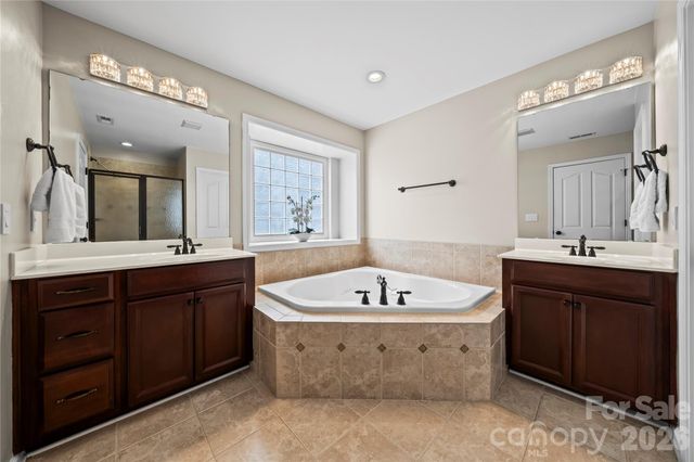 2589 Shamrock Road, Harrisburg, NC 28075