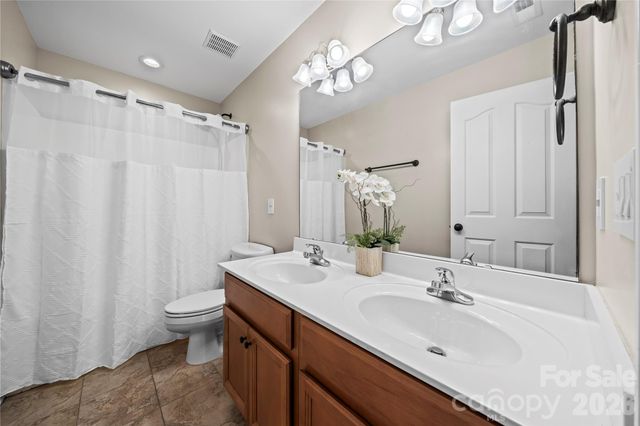 2589 Shamrock Road, Harrisburg, NC 28075