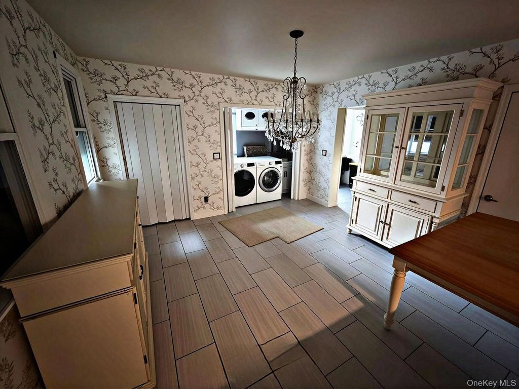 116 Carleton Avenue, Islip Terrace, NY 11752 — photo 4