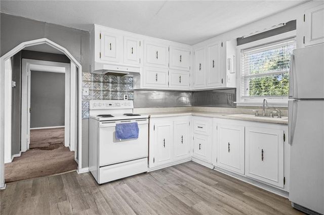9612 E 31st Street, Independence, MO 64052
