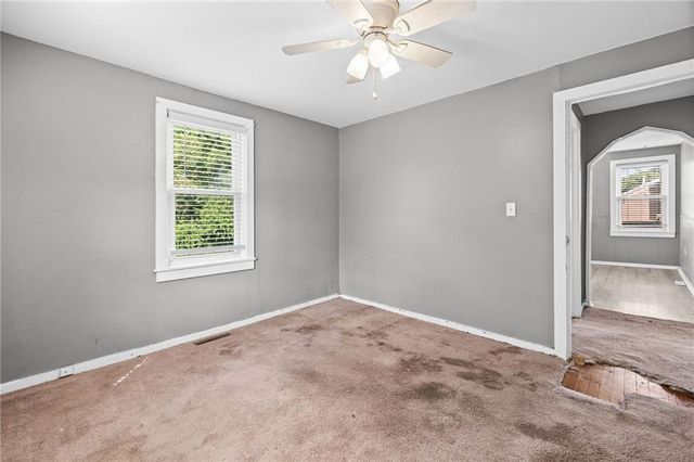 9612 E 31st Street, Independence, MO 64052