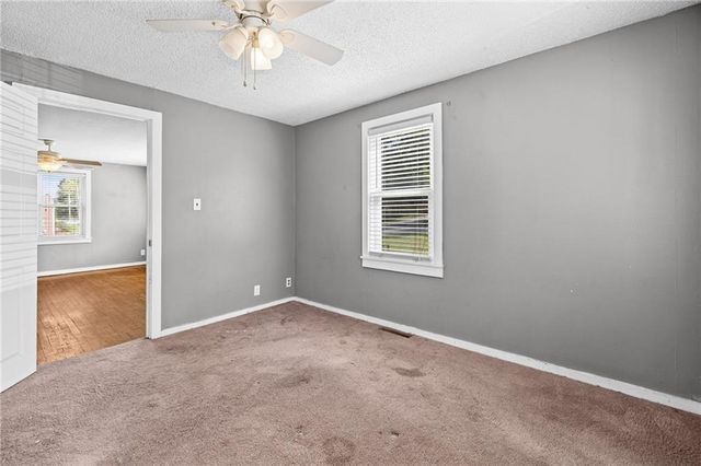 9612 E 31st Street, Independence, MO 64052