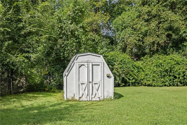 9612 E 31st Street, Independence, MO 64052