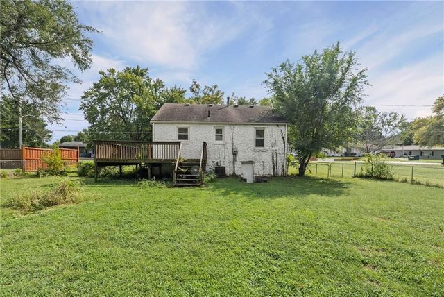 9612 E 31st Street, Independence, MO 64052