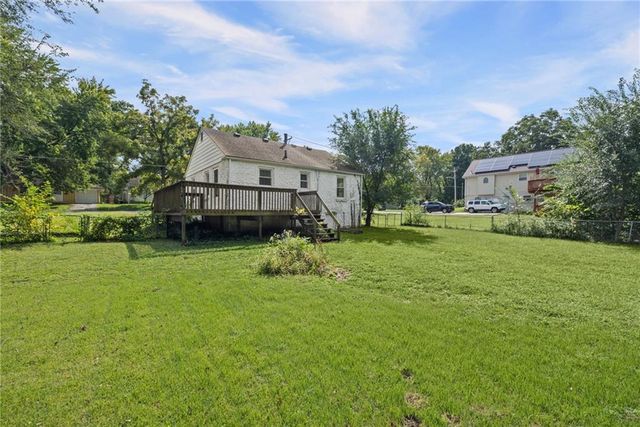 9612 E 31st Street, Independence, MO 64052
