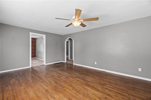 9612 E 31st Street, Independence, MO 64052