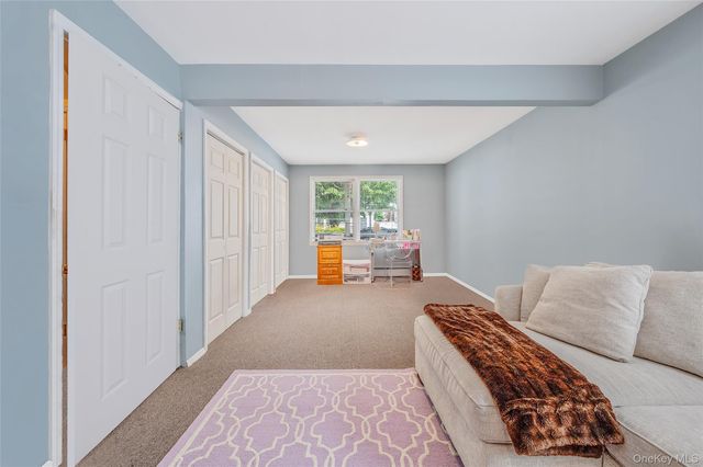 21 Audrey Avenue, Plainview, NY 11803
