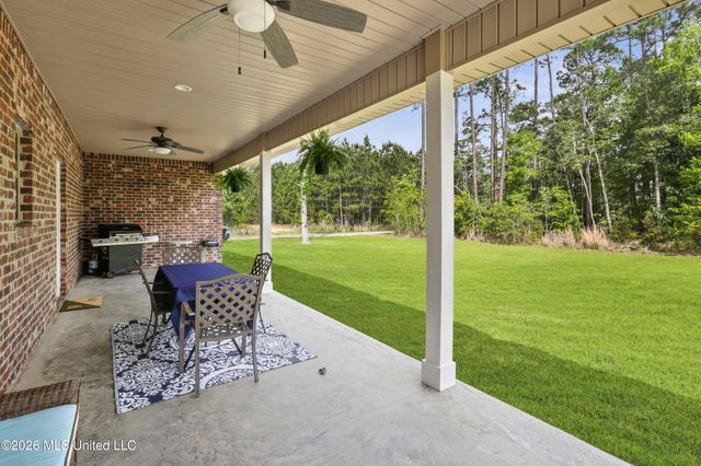 901 8th Street, Waveland, MS 39576