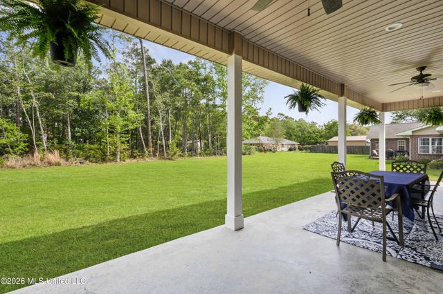 901 8th Street, Waveland, MS 39576