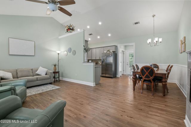 901 8th Street, Waveland, MS 39576