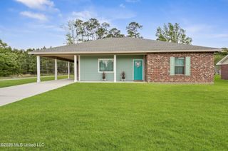 901 8th Street, Waveland, MS 39576
