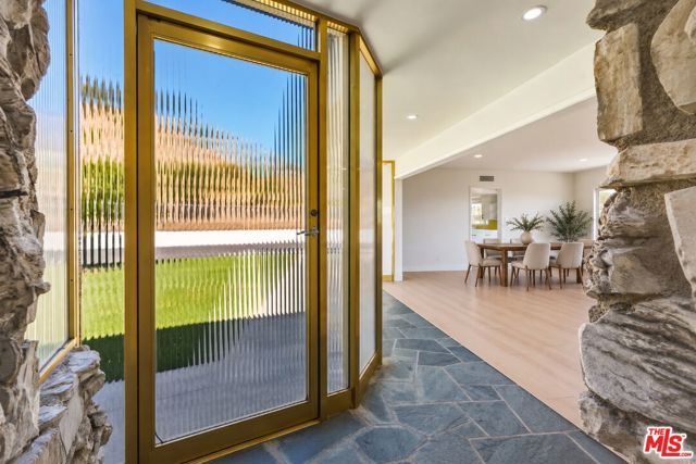 1682 Larco Way, Glendale, CA 91202