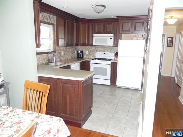 16 Seiler Court, Little Ferry, NJ 07643