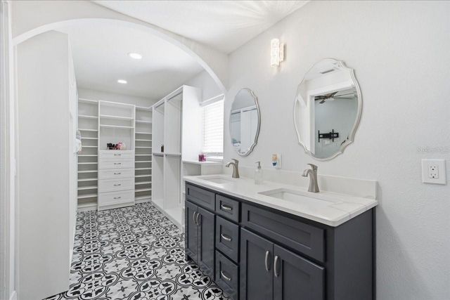 13608 AVISTA DRIVE, Tampa, FL 33624