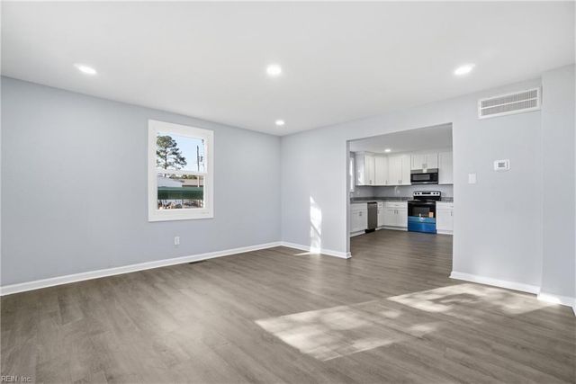 9604 Gates RD, Suffolk, VA 23437