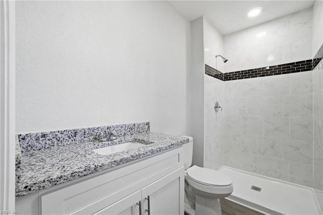 9604 Gates RD, Suffolk, VA 23437