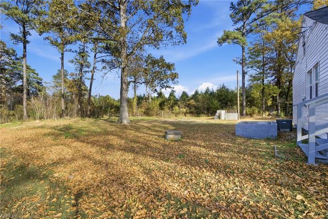 9604 Gates RD, Suffolk, VA 23437