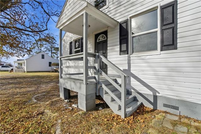 9604 Gates RD, Suffolk, VA 23437